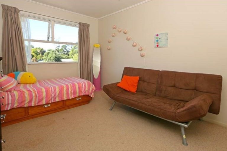 Photo of property in 60 Glendene Avenue, Glendene, Auckland, 0602