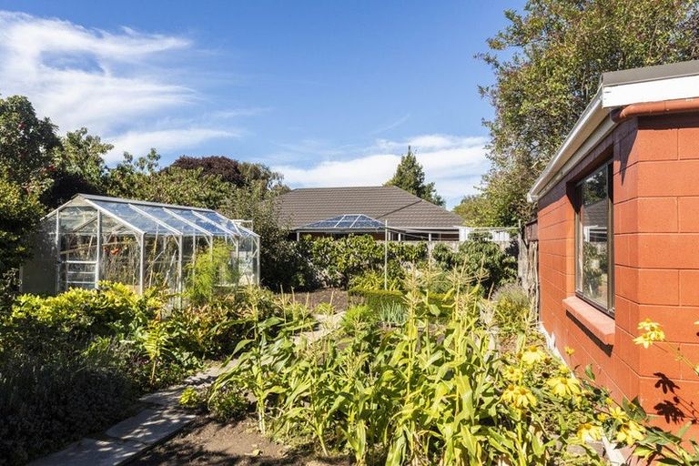 Photo of property in 24b Harrowdale Drive, Avonhead, Christchurch, 8042