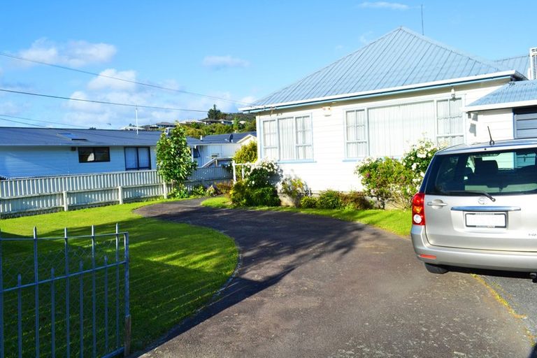 Photo of property in 243/1 Stokes Valley Road, Stokes Valley, Lower Hutt, 5019