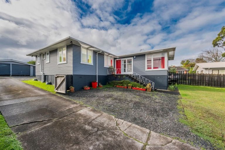 Photo of property in 12 Adriatic Avenue, Henderson, Auckland, 0612