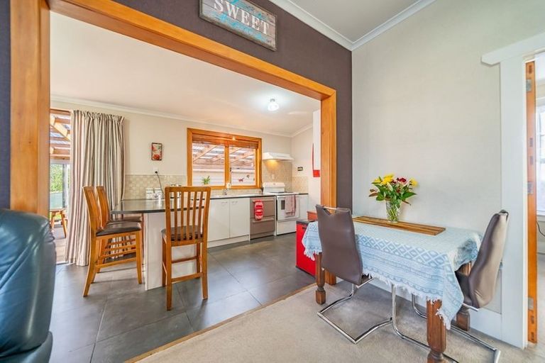 Photo of property in 25 Awamutu Grove, Waiwhetu, Lower Hutt, 5010