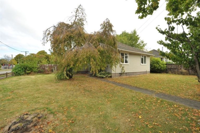 Photo of property in 27 Hooker Avenue, Bryndwr, Christchurch, 8053