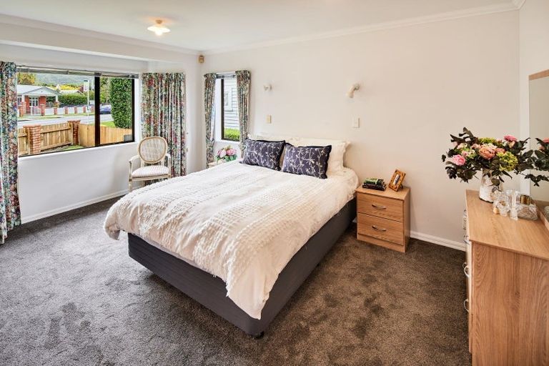 Photo of property in 16 Birdwood Road, Waterloo, Lower Hutt, 5011