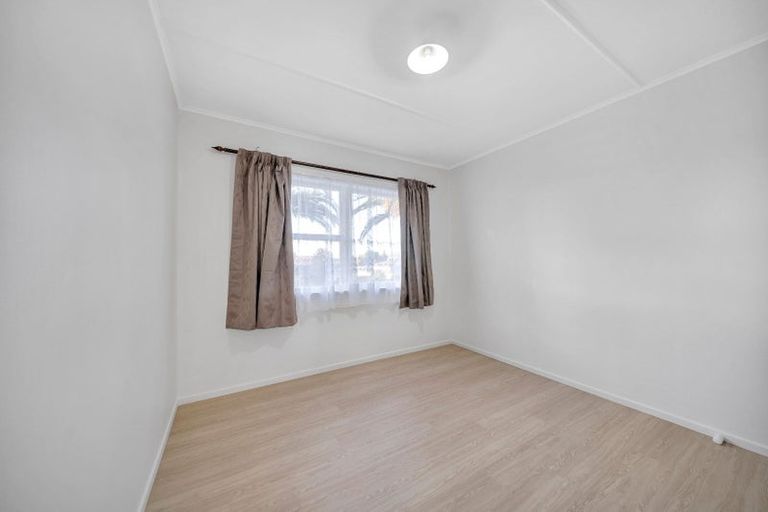 Photo of property in 38 Pinedale Place, Henderson, Auckland, 0610