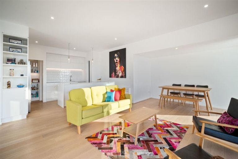 Photo of property in 24 Marama Crescent, Mount Pleasant, Christchurch, 8081