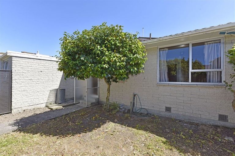 Photo of property in 2/38 Picton Avenue, Riccarton, Christchurch, 8011