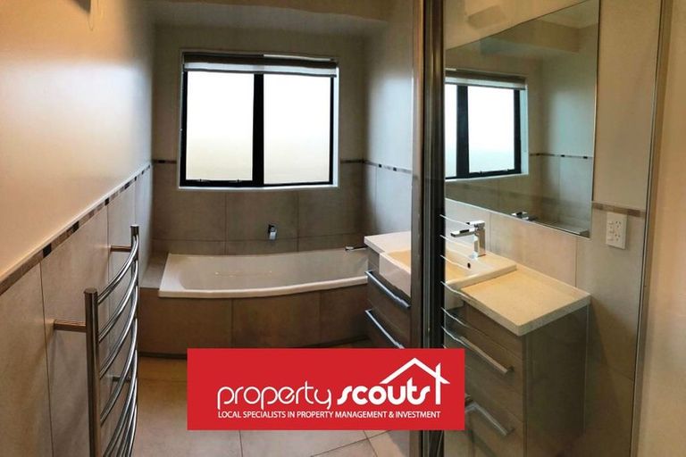 Photo of property in 54 Turnberry Drive, Wattle Downs, Auckland, 2103