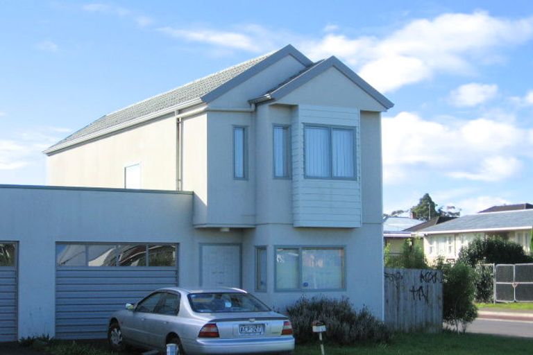 Photo of property in 1 Kona Crescent, Henderson, Auckland, 0610