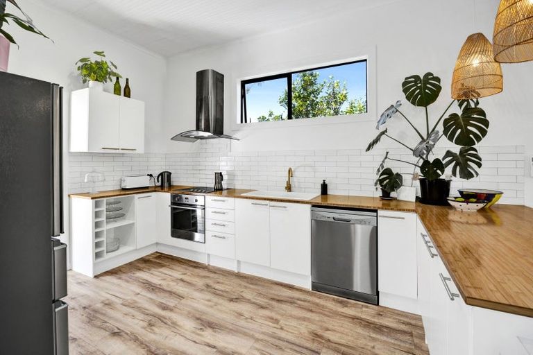 Photo of property in 13 Standish Street, Midhirst, Stratford, 4394