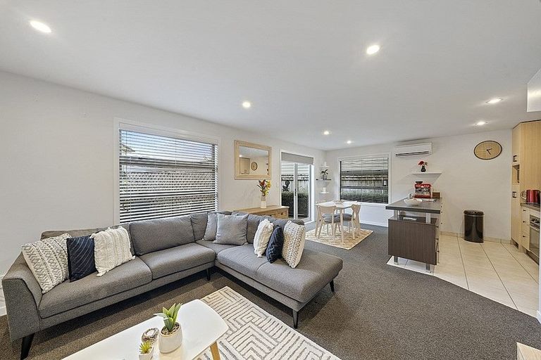 Photo of property in 5b Ryan Grove, Tawa, Wellington, 5028