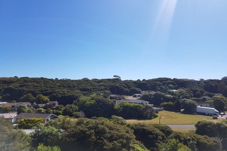 Photo of property in 20 Astronomer Place, Whitby, Porirua, 5024