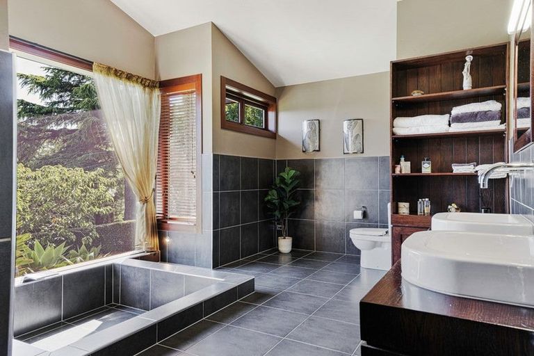 Photo of property in 54 Lane Road, Havelock North, 4130