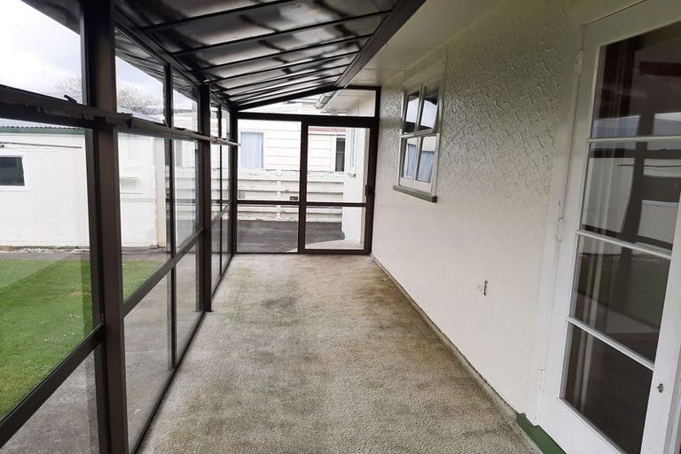 Photo of property in 15 Brett Place, Takaro, Palmerston North, 4412