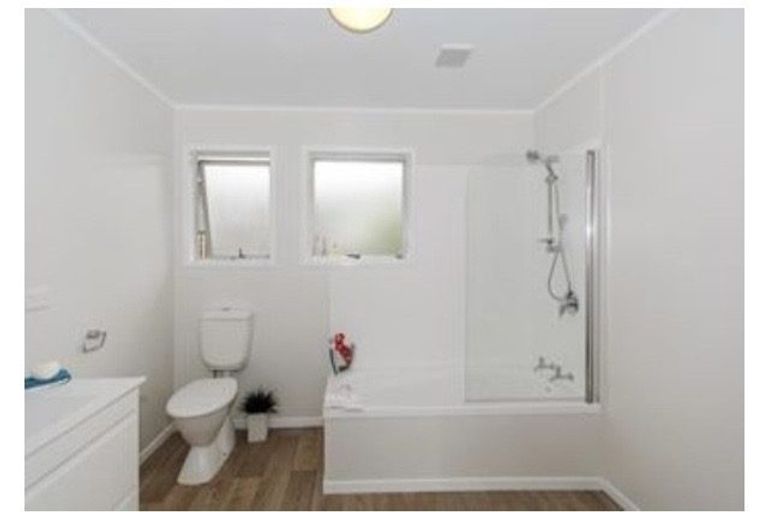 Photo of property in 73 Pine Avenue, Henderson, Auckland, 0612