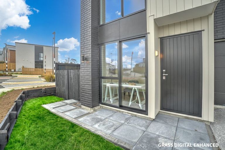 Photo of property in 37 Horokaka Street, Massey, 0614