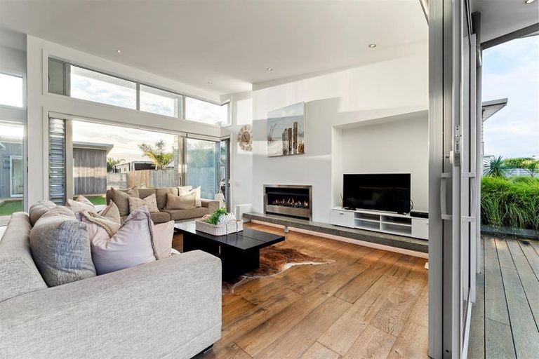 Photo of property in 39 Paraoa Crescent, Omaha, 0986