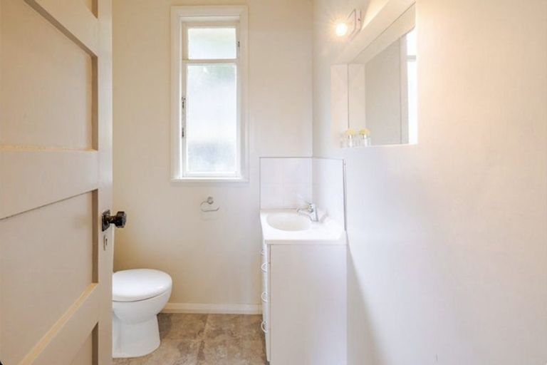 Photo of property in 116 Oakwood Avenue, Balaclava, Dunedin, 9011