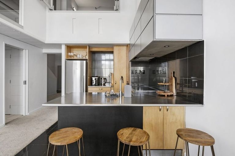 Photo of property in Stadium Garden Flats, 117/107 Thorndon Quay, Pipitea, Wellington, 6011