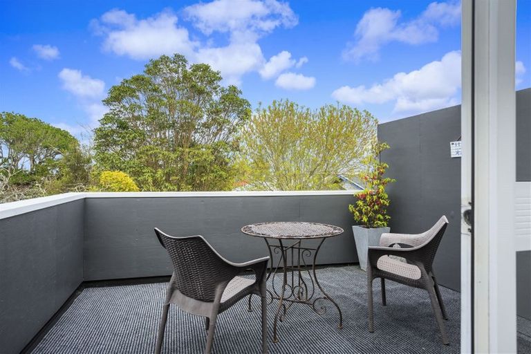 Photo of property in 2/14 Esmonde Road, Takapuna, Auckland, 0622