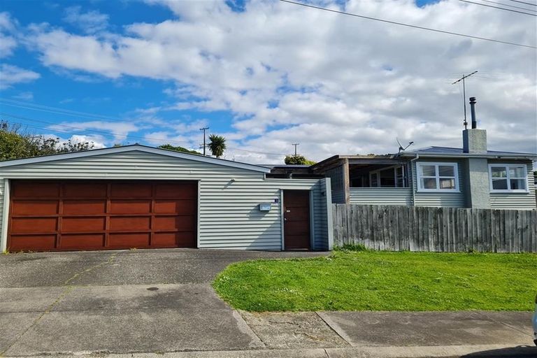 Photo of property in 2 Norfolk Road, Stanmore Bay, Whangaparaoa, 0932