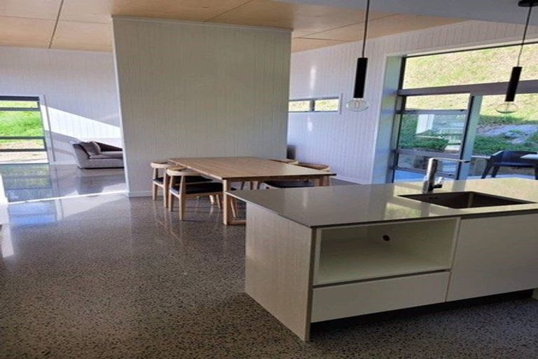 Photo of property in 9 Hihi Place, Waikanae, 5036