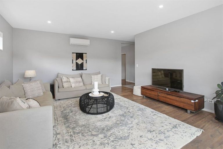 Photo of property in 176 Helenslee Road, Pokeno, 2472