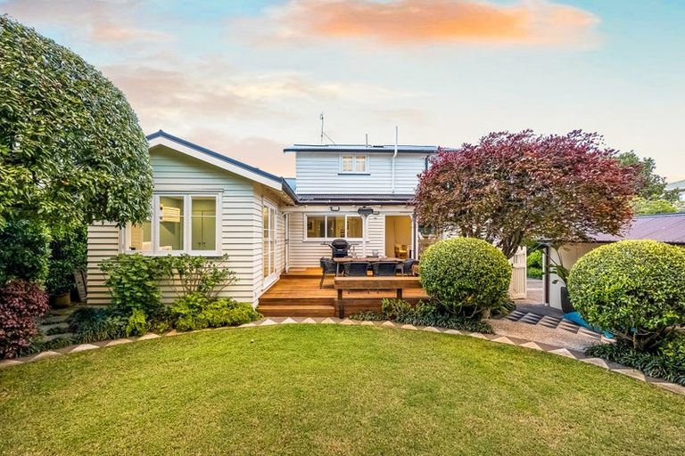 Photo of property in 13 Cameron Street, Takapuna, Auckland, 0622