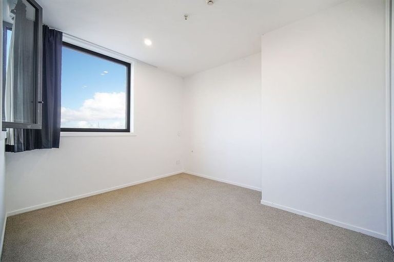 Photo of property in 104/6 Waikumete Road, Glen Eden, Auckland, 0602