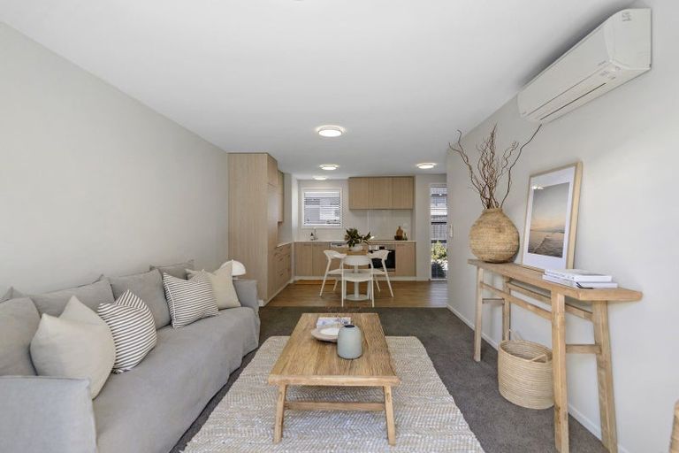 Photo of property in 2/21 Hills Road, Edgeware, Christchurch, 8013