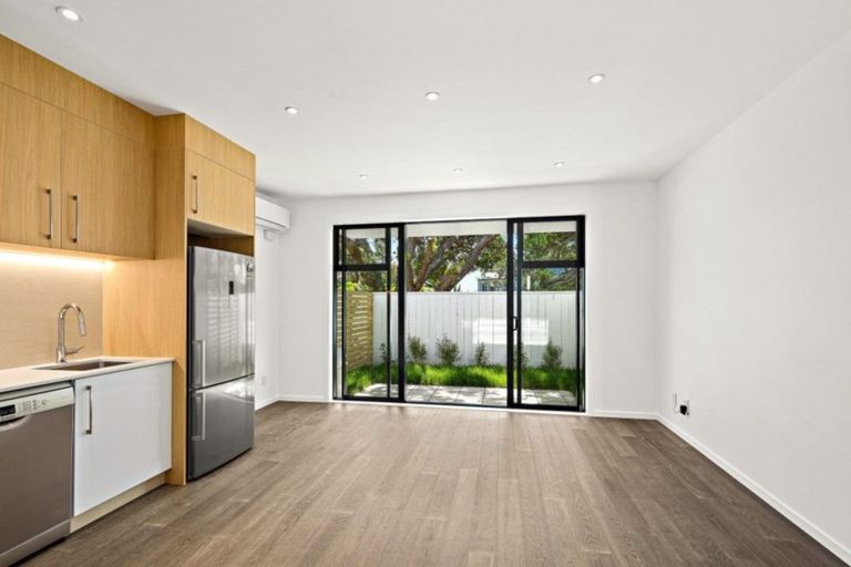 Photo of property in 2/447 Hibiscus Coast Highway, Orewa, 0931