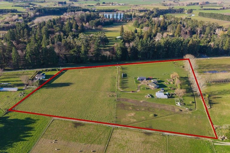 Photo of property in 124 Waihao Back Road, Waimate, 7979