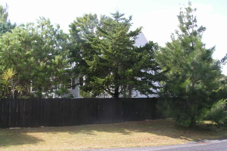 Photo of property in 1 Baltimore Place, Forrest Hill, Auckland, 0620