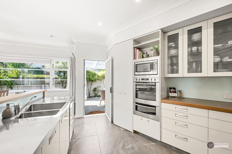 Photo of property in 16 Myrtle Street, Hutt Central, Lower Hutt, 5010