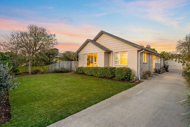 Photo of property in 70 Reynolds Avenue, Bishopdale, Christchurch, 8053