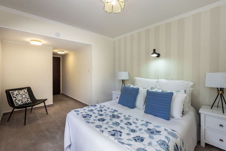 Photo of property in 2/22 Middle Road, Havelock North, 4130