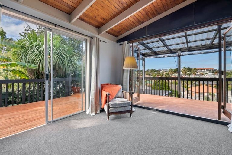 Photo of property in 2/25 Matai Road, Stanmore Bay, Whangaparaoa, 0932