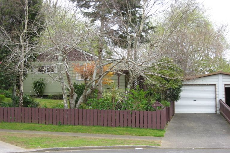 Photo of property in 8 Elgin Grove, Merrilands, New Plymouth, 4312