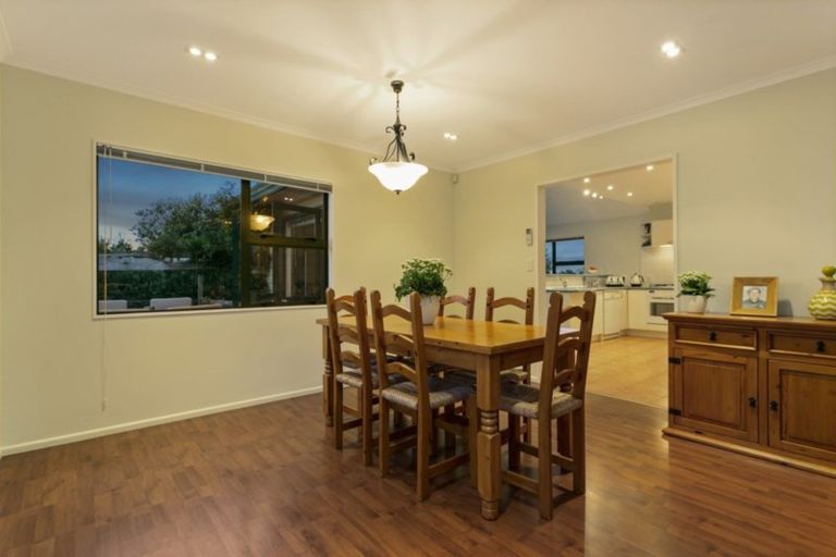 Photo of property in 34 Savoy Road, Orewa, 0931