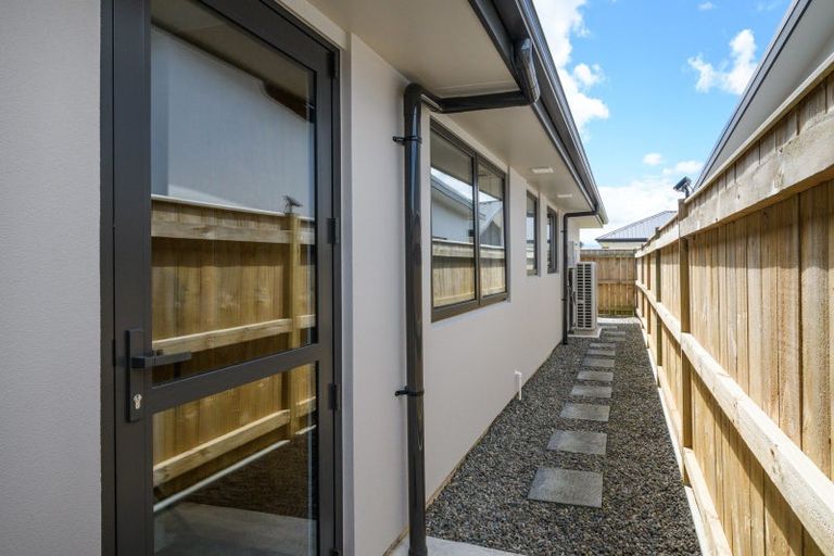 Photo of property in 51 Freedom Drive, Kelvin Grove, Palmerston North, 4414