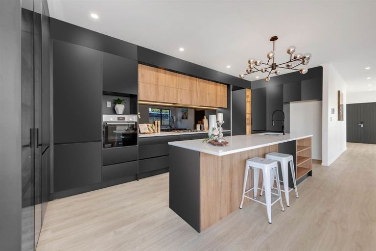 Photo of property in 31 Bushfield Drive, Flat Bush, Auckland, 2019