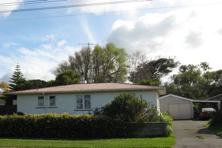 Photo of property in 12 Nikau Street, Tawhero, Whanganui, 4501