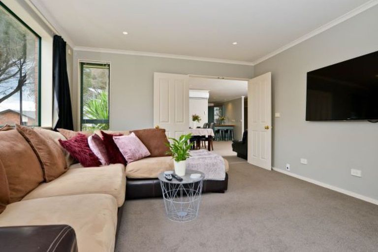 Photo of property in 39 Cairns Crescent, Rototuna, Hamilton, 3210