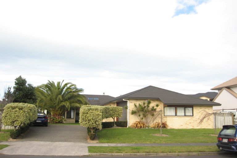 Photo of property in 66 Glenross Drive, Wattle Downs, Auckland, 2103