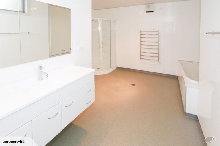 Photo of property in 118 Lake Road, Frankton, Hamilton, 3204