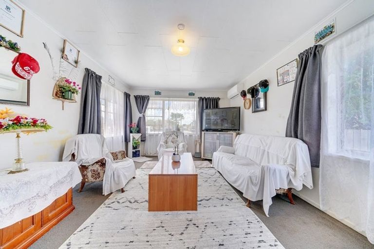 Photo of property in 471 Massey Road, Mangere East, Auckland, 2024