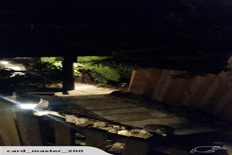 Photo of property in 16a Vonnell Place, Birkdale, Auckland, 0626