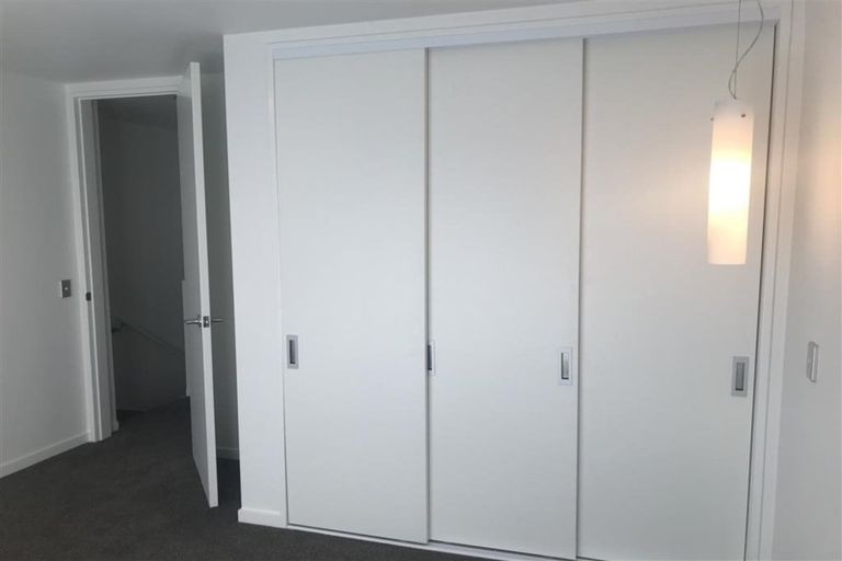 Photo of property in Montreaux Apartments, 10c/164 The Terrace, Wellington Central, Wellington, 6011