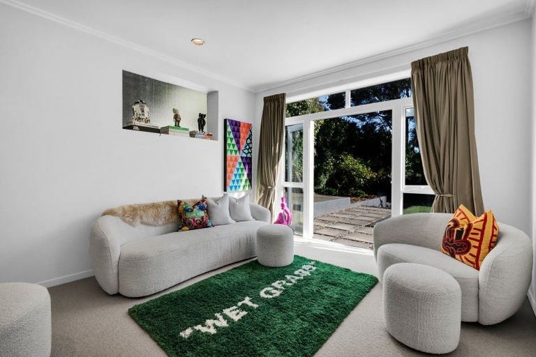 Photo of property in 290 Devon Street West, New Plymouth, 4310