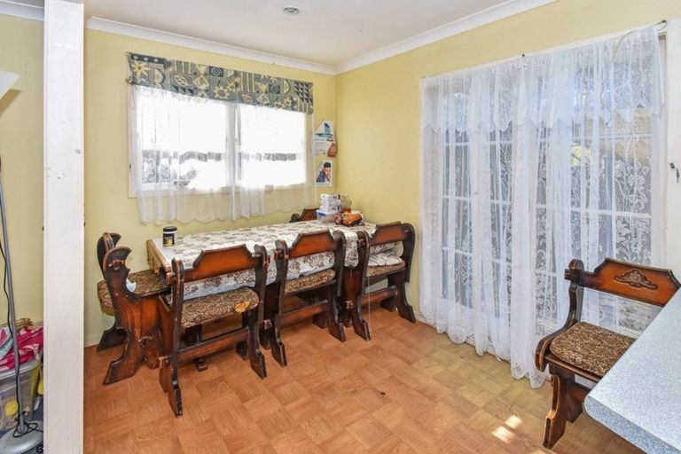 Photo of property in 30 President Avenue, Papakura, 2110