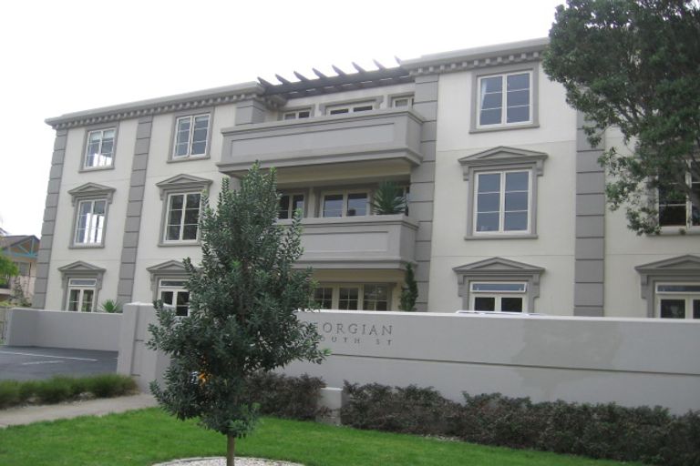 Photo of property in The Georgian, 8/8 Sidmouth Street, Mairangi Bay, Auckland, 0630